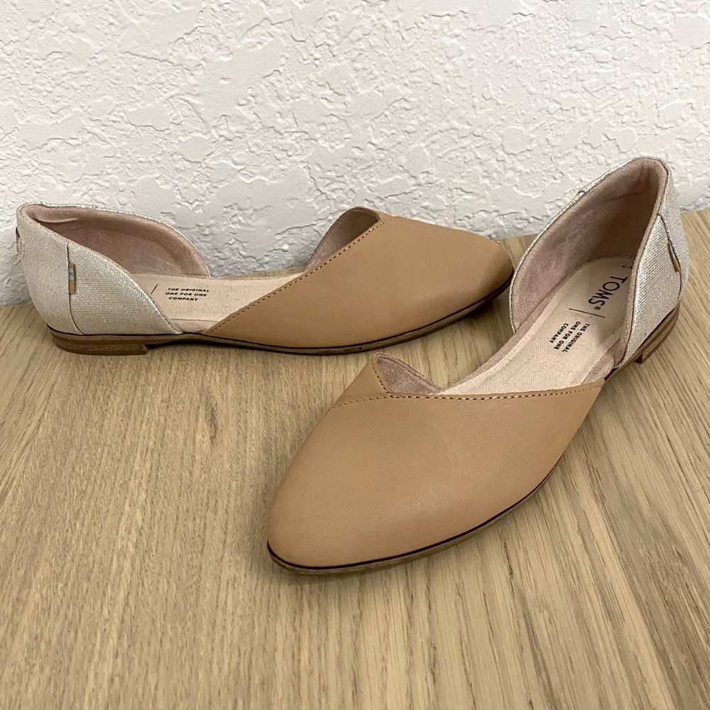 TOMS Women's Julie Flat Honey Leather/Sparkle Woven Size 7